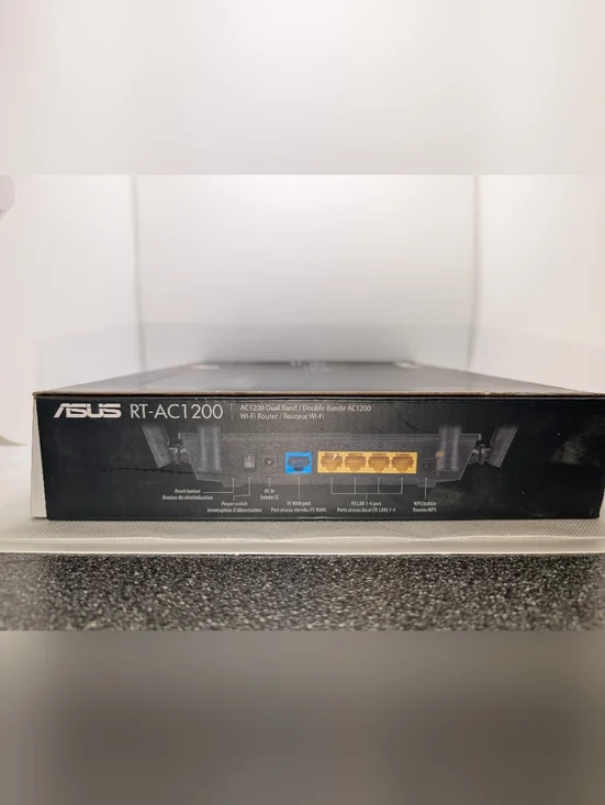 ASUS AC1200 Dual-Band Router in Black - Picture 6 of 7
